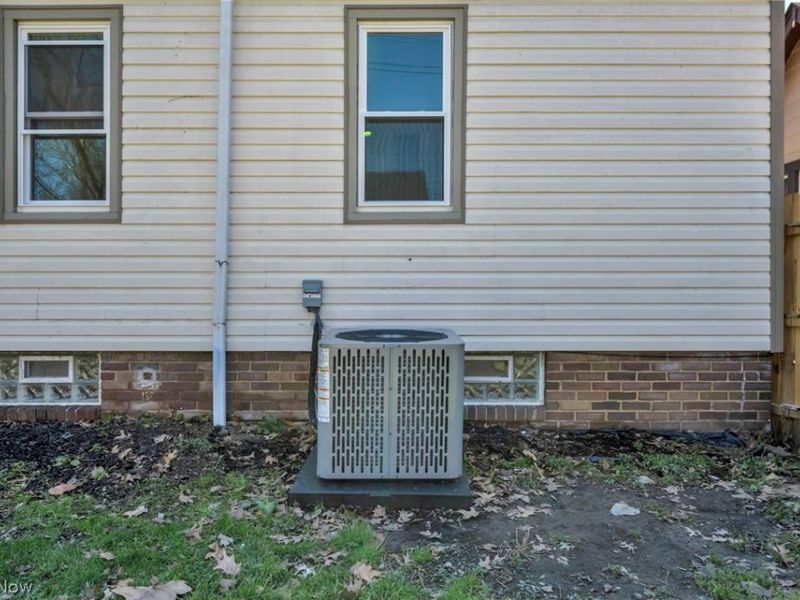 10318 Thrush Avenue, Cleveland, OH 44111 Photo 42