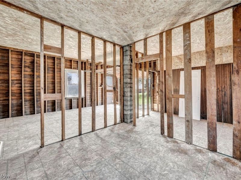 10318 Thrush Avenue, Cleveland, OH 44111 Photo 45