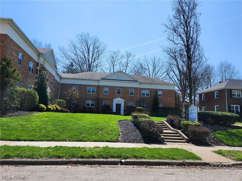 1166 -1170 Sunset Drive, Alliance, OH 44601 Photo 2