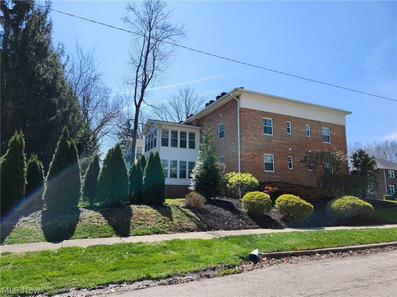 1166 -1170 Sunset Drive, Alliance, OH 44601 Photo 4