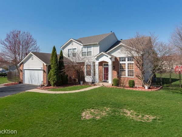 323 Mallard Lane, Sugar Grove, IL 60554