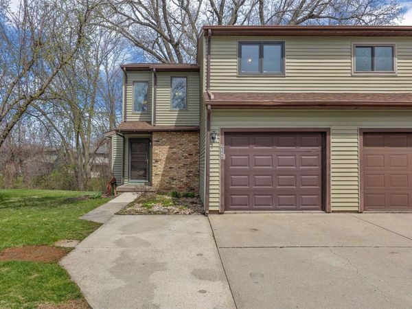 2326 Plaen View Drive, Iowa City, IA 52246