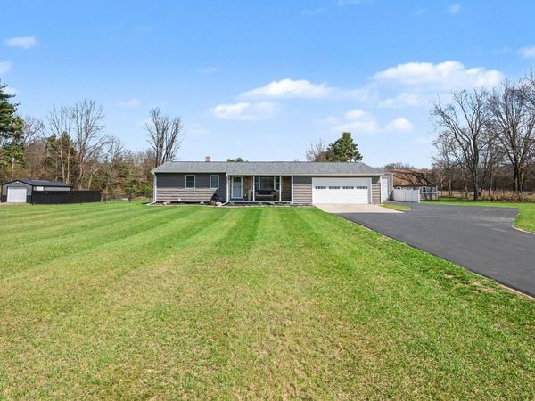 63253 30th Street, Lawton, MI 49065