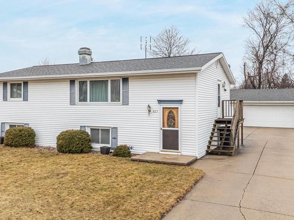 827 HERITAGE TRAIL, Oshkosh, WI 54904