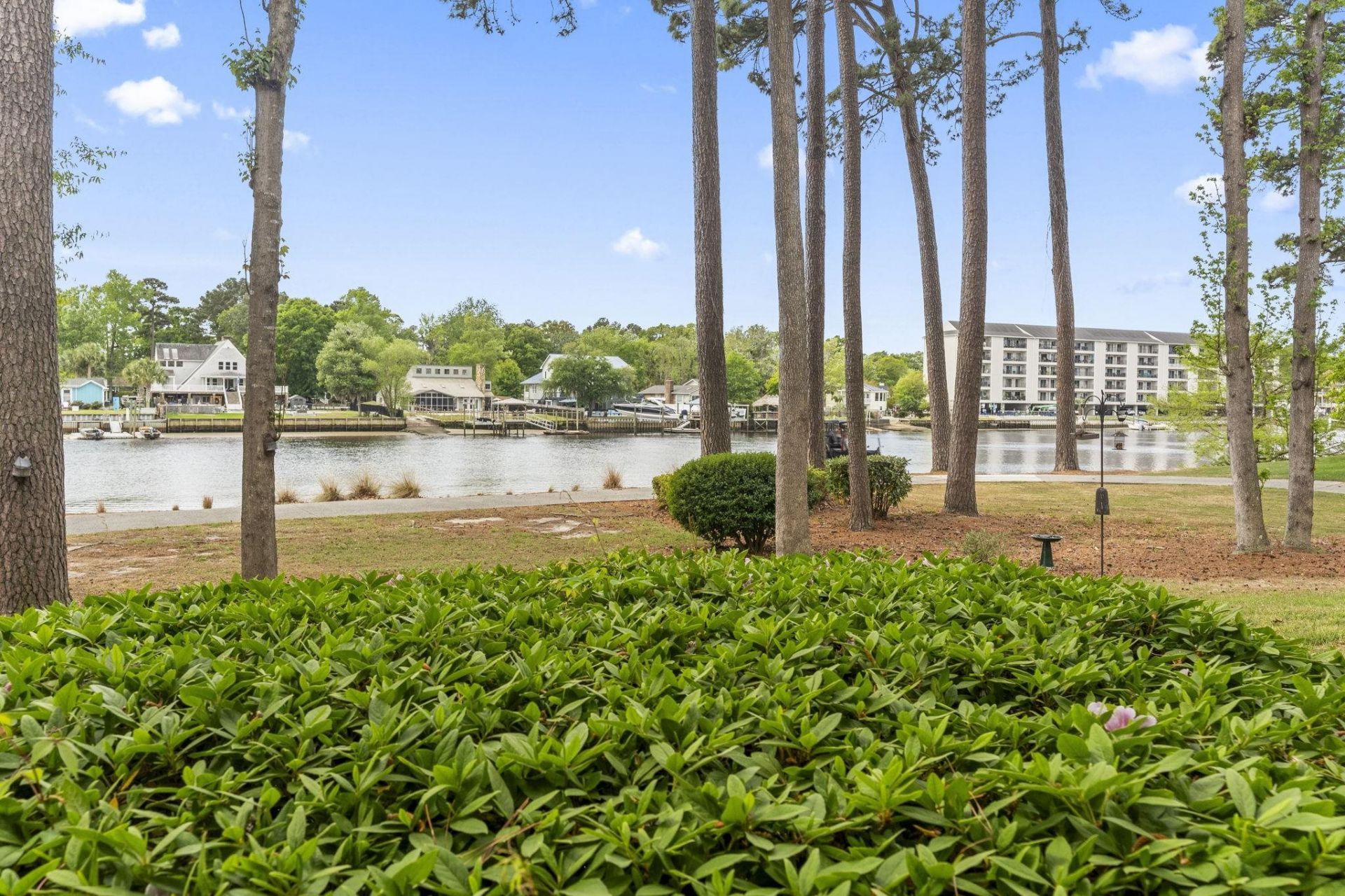 702 Riverwalk Dr. Photo 22