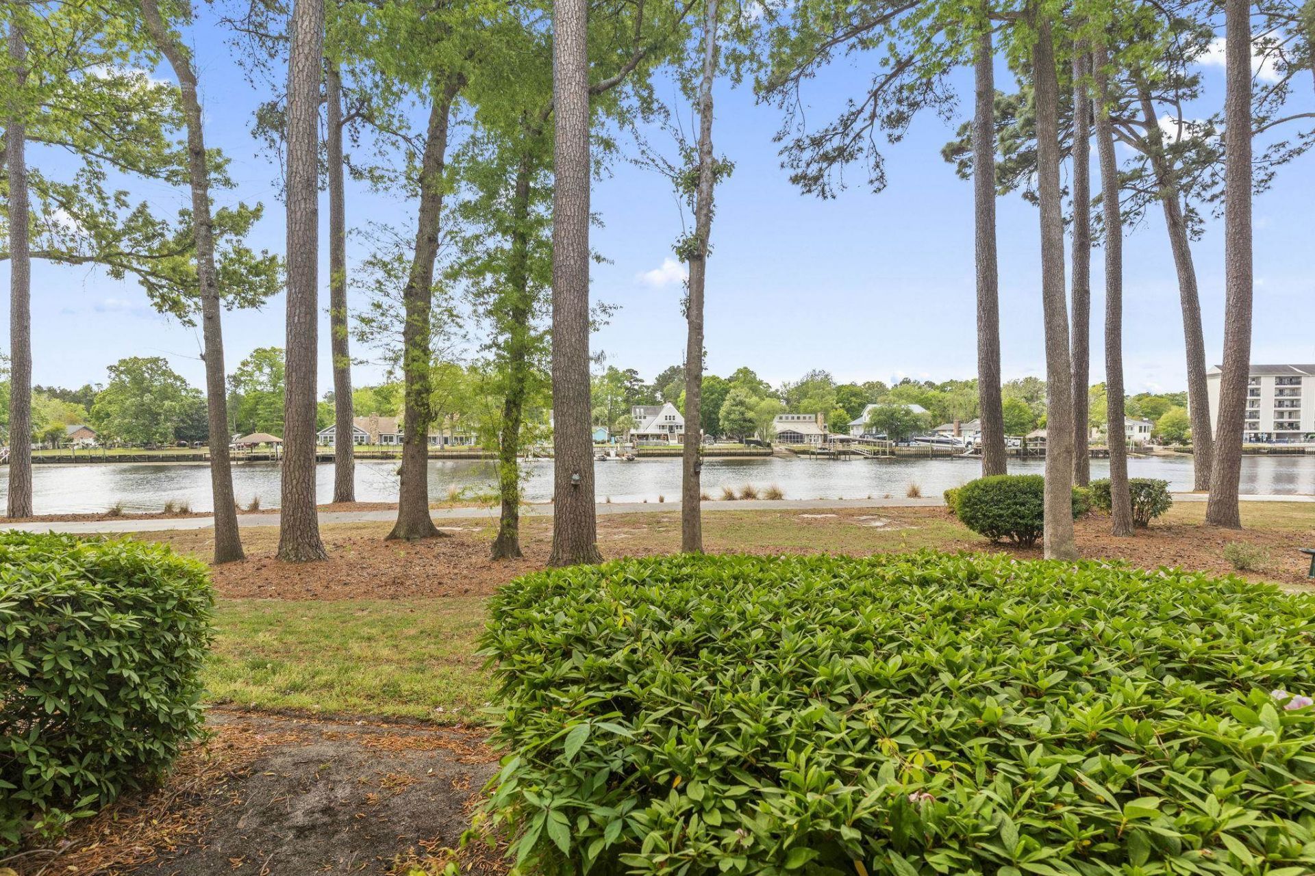 702 Riverwalk Dr. Photo 30