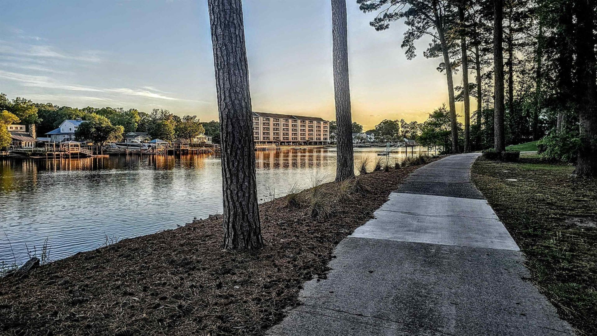 702 Riverwalk Dr. Photo 32