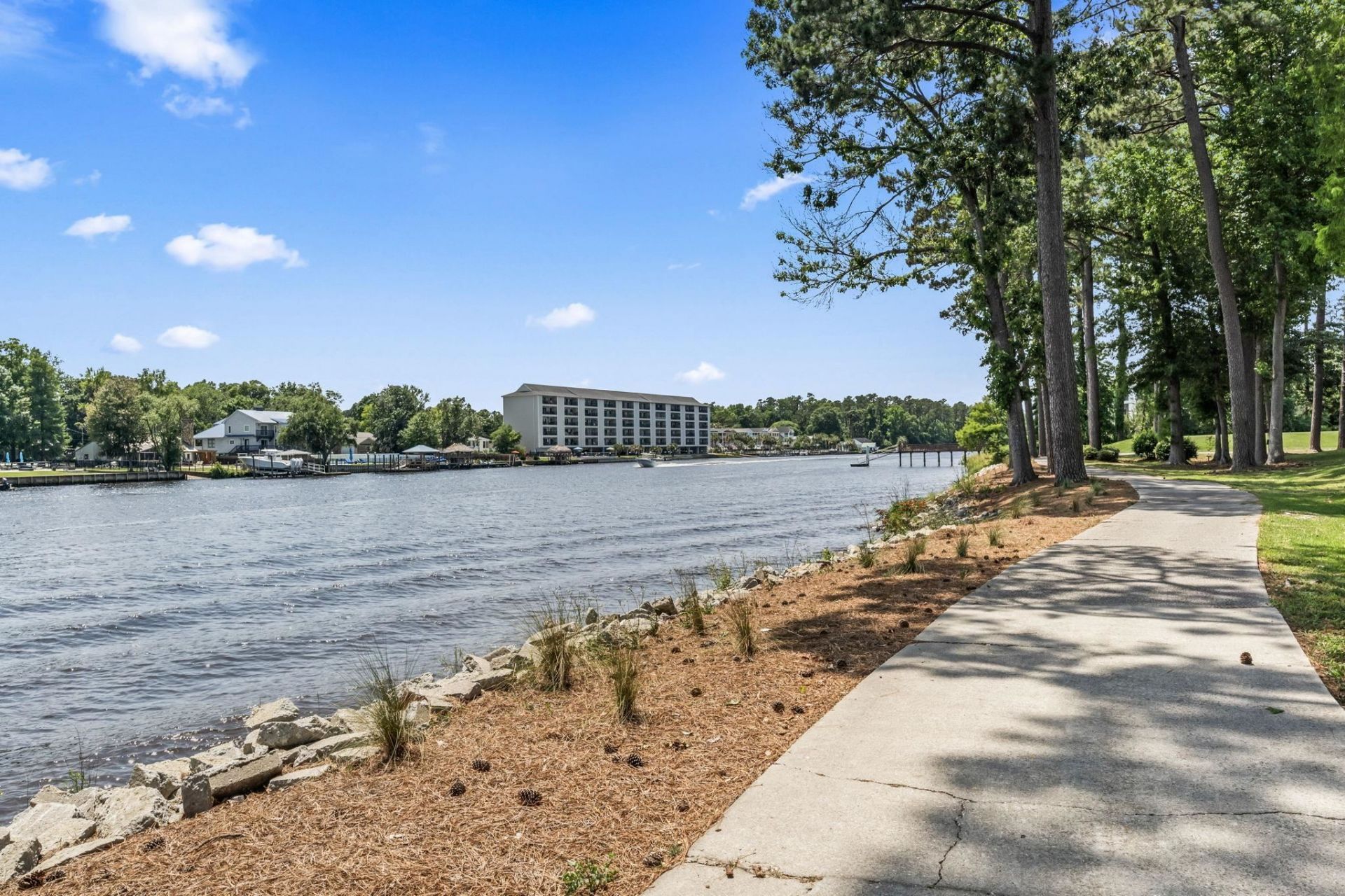 702 Riverwalk Dr. Photo 44
