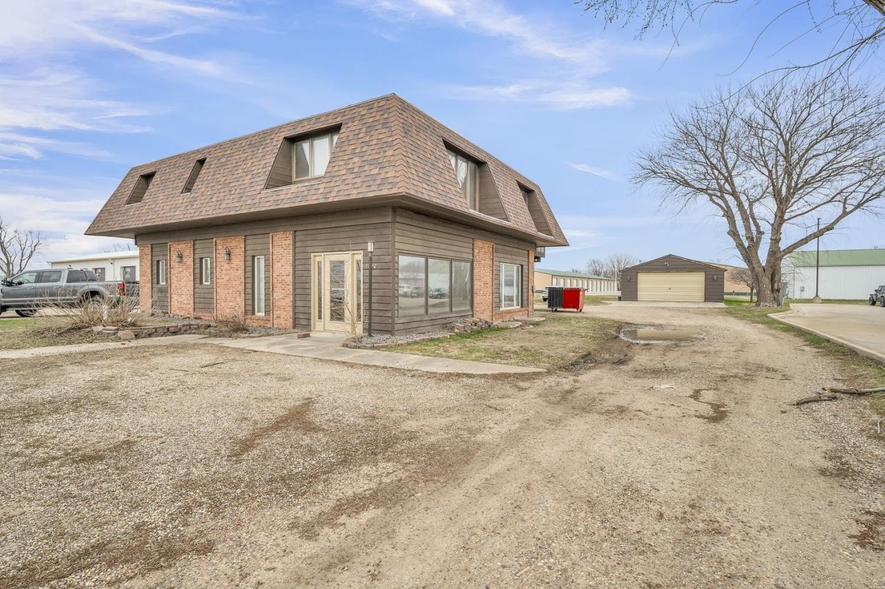 1804 Okoboji Avenue , Milford, IA 51351 Main Photo