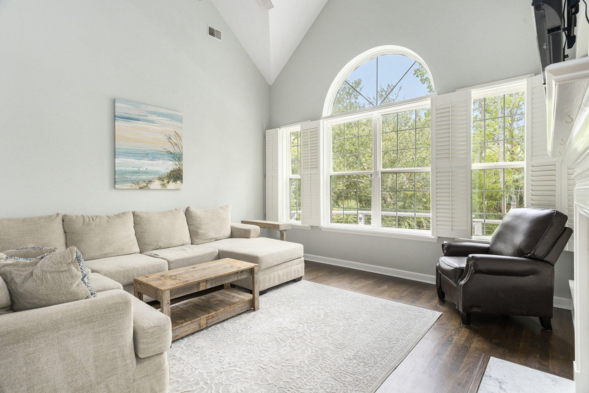 200 N Ladd Court Photo 6