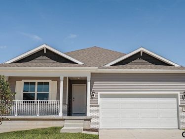 12664 S 205th Avenue, Gretna, NE 68028