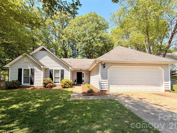 1539 Bear Mountain Road, Charlotte, NC 28214