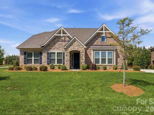301 Hollyhock Drive, Matthews, NC 28104