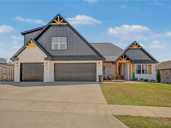 277 Mill Park Lane, Elm Springs, AR 72762