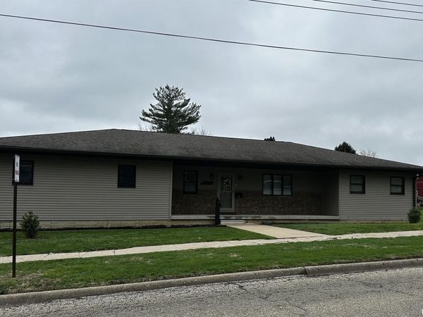 590 E MYRTLE Street, Canton, IL 61520