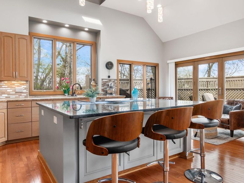 718 Old Oak, Unit 8, Columbus, OH 43235 Photo 22