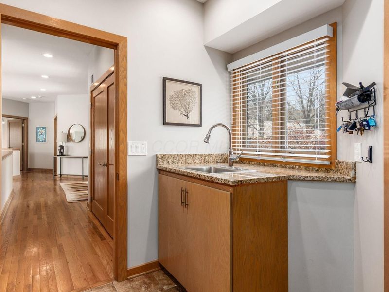 718 Old Oak, Unit 8, Columbus, OH 43235 Photo 28