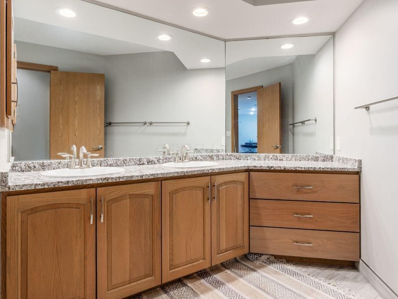 718 Old Oak, Unit 8, Columbus, OH 43235 Photo 44