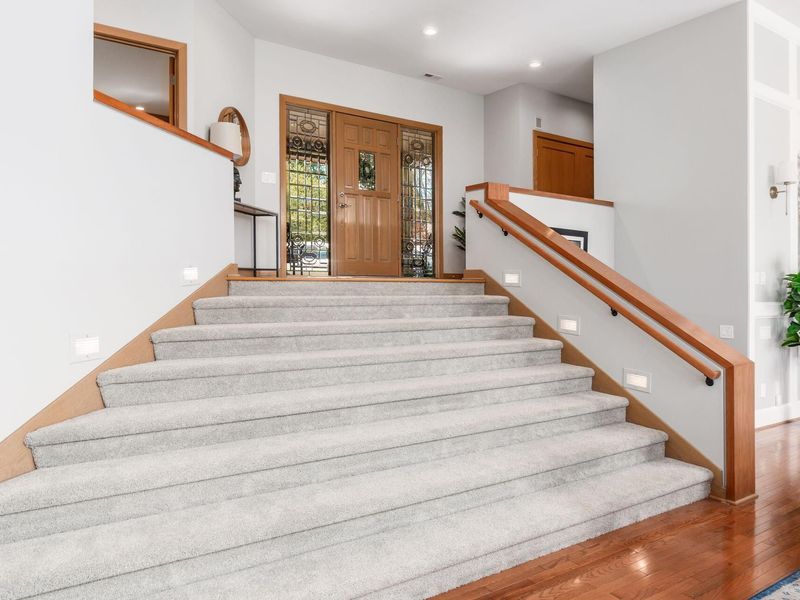 718 Old Oak, Unit 8, Columbus, OH 43235 Photo 5