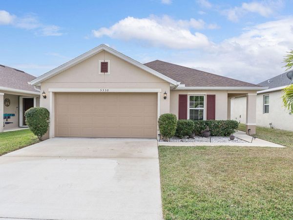 5330 NW Pine Trail Circle, Port St. Lucie, FL 34983