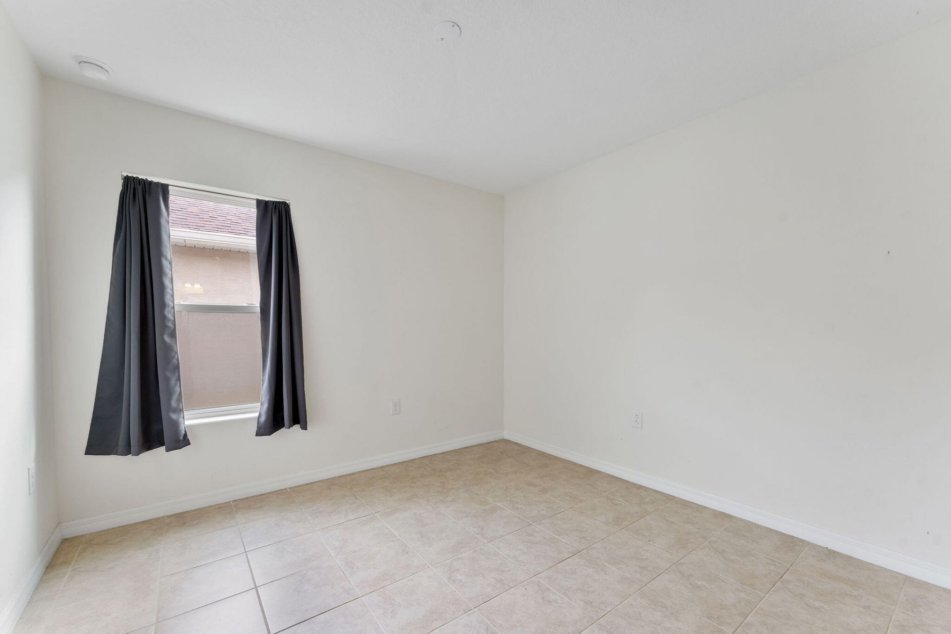 5330 NW Pine Trail Circle, Port Saint Lucie, FL 34983 Photo