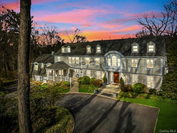 10 Redmond Lane, Oyster Bay, NY 11771