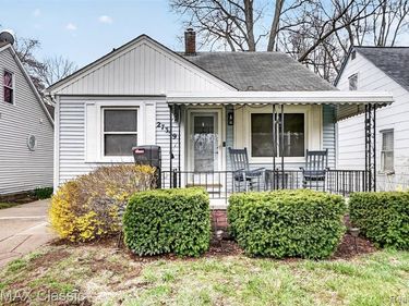 27359 Brettonwoods Street, Madison Heights, MI 48071