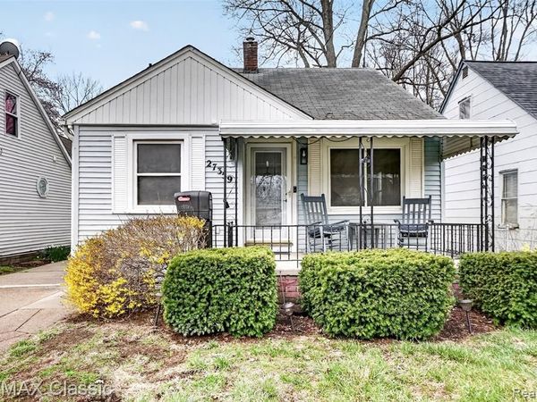 27359 Brettonwoods Street, Madison Heights, MI 48071