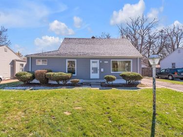 6243 Hunt Street , Romulus, MI 48174