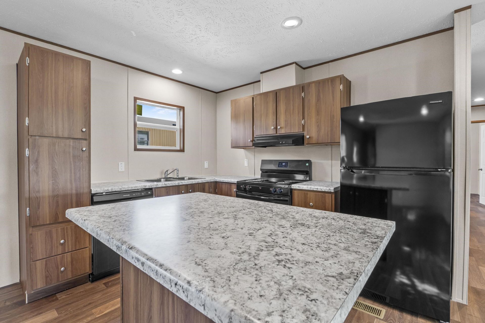 600 Ermine Rd Photo 9