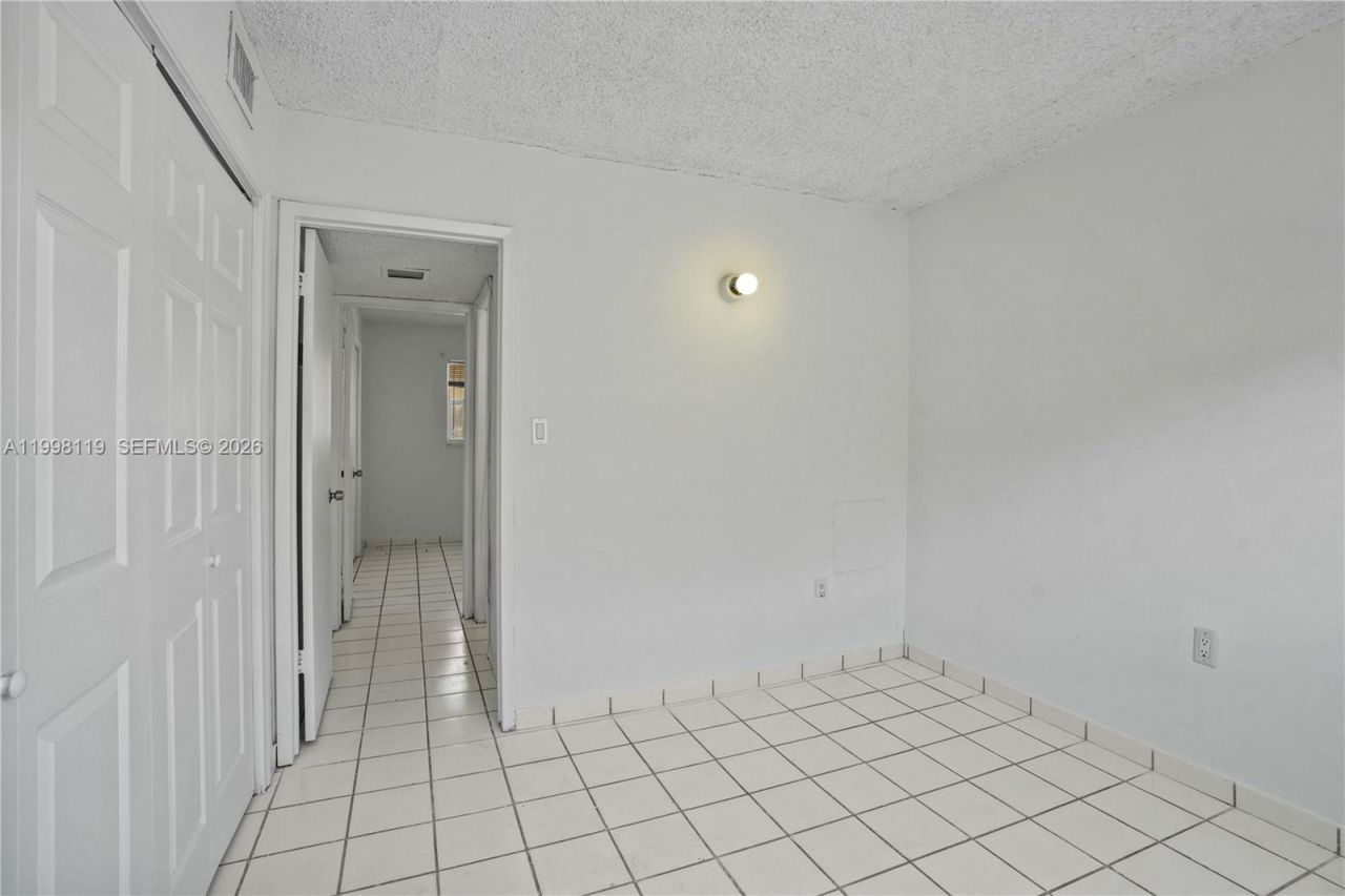 461 SW 7th St, Unit 5, Miami, FL 33130 Photo