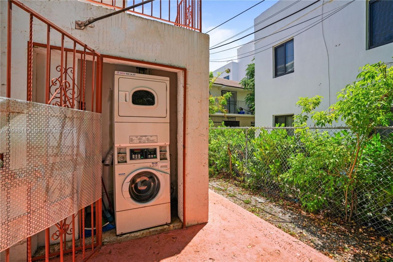 461 SW 7th St, Unit 5, Miami, FL 33130 Photo