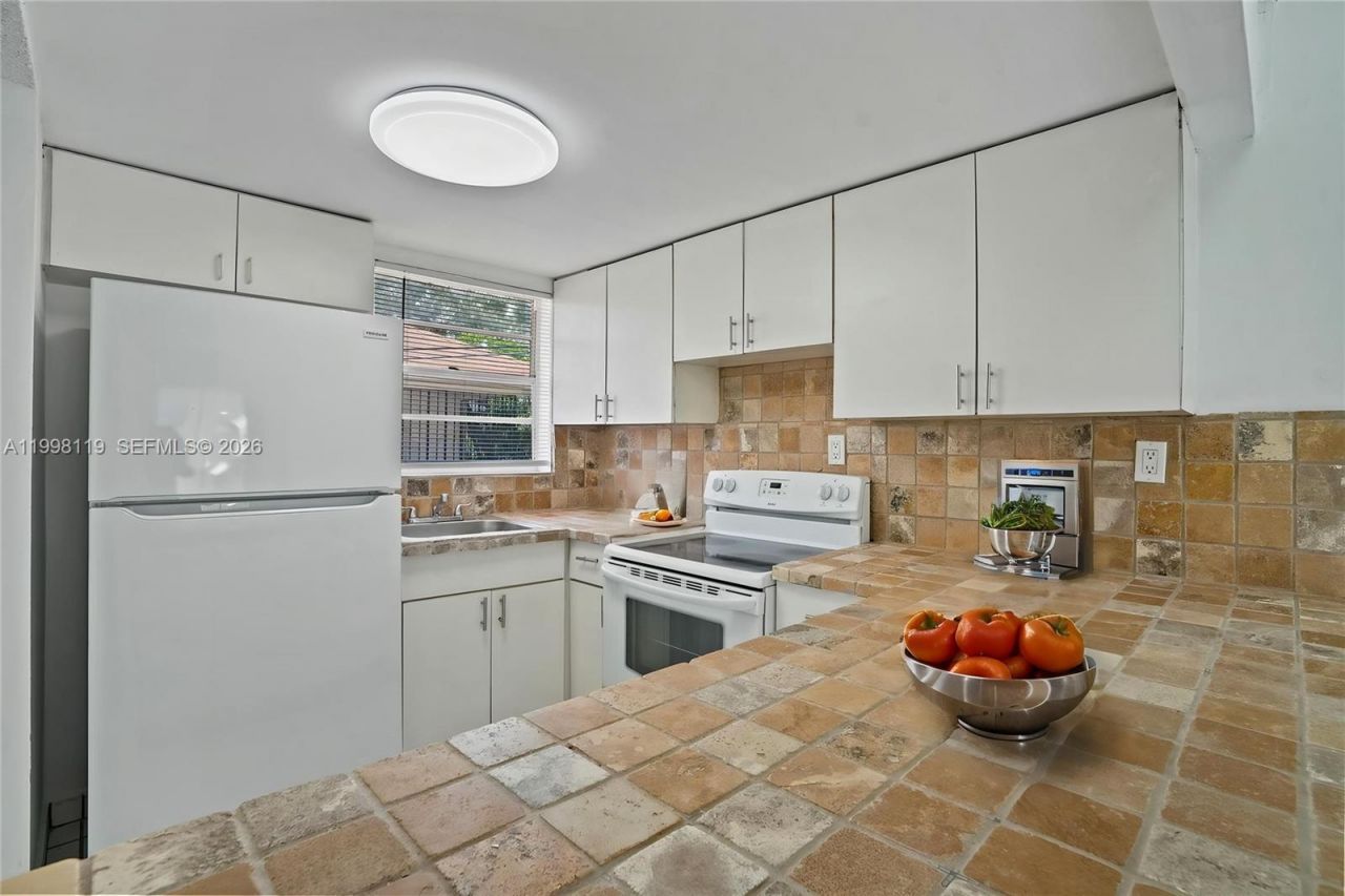 461 SW 7th St, Unit 5, Miami, FL 33130 Photo