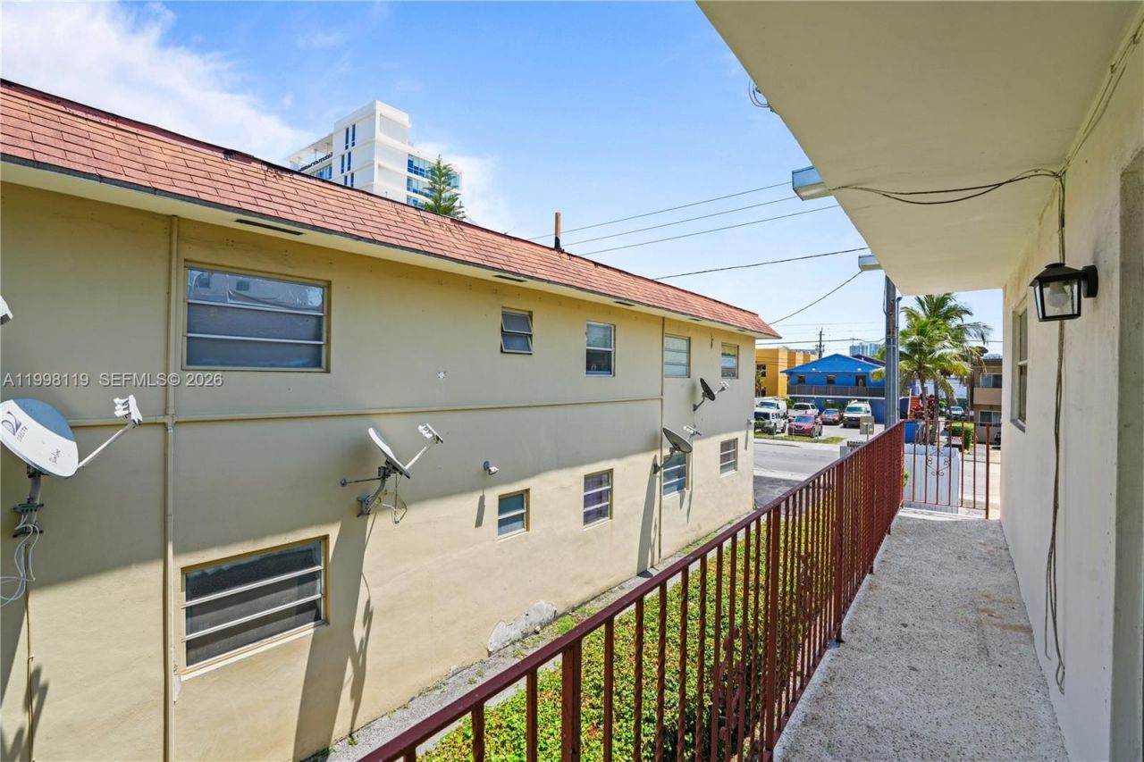 461 SW 7th St, Unit 5, Miami, FL 33130 Photo