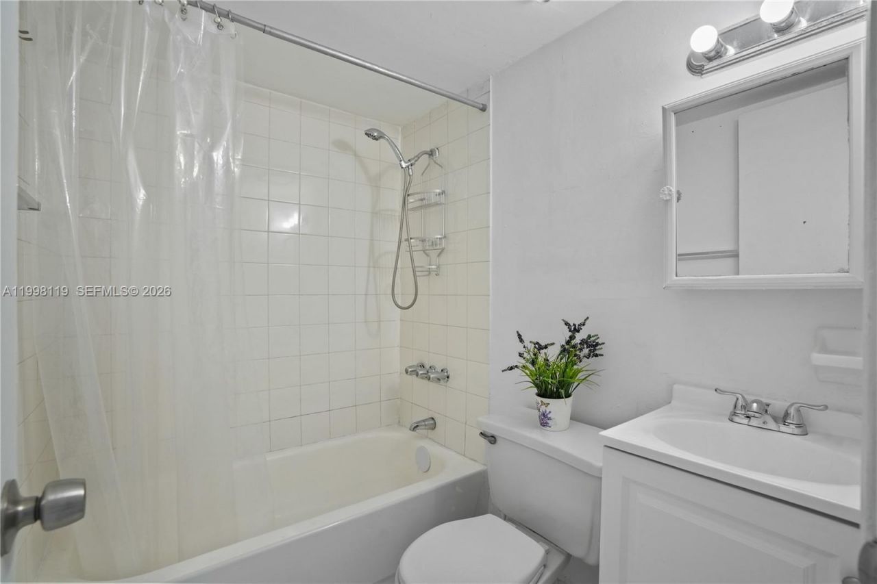 461 SW 7th St, Unit 5, Miami, FL 33130 Photo