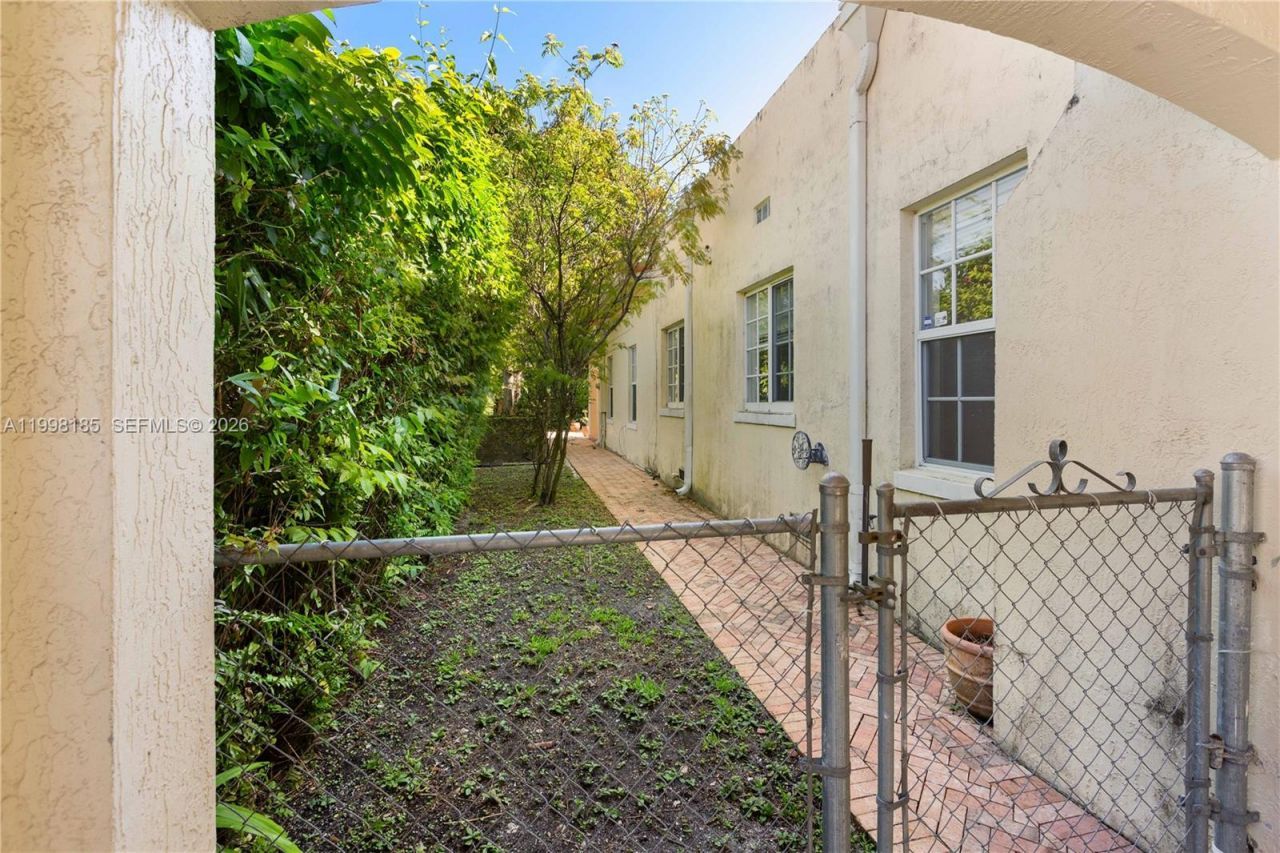 1428 Medina Ave, Coral Gables, FL 33134 Photo