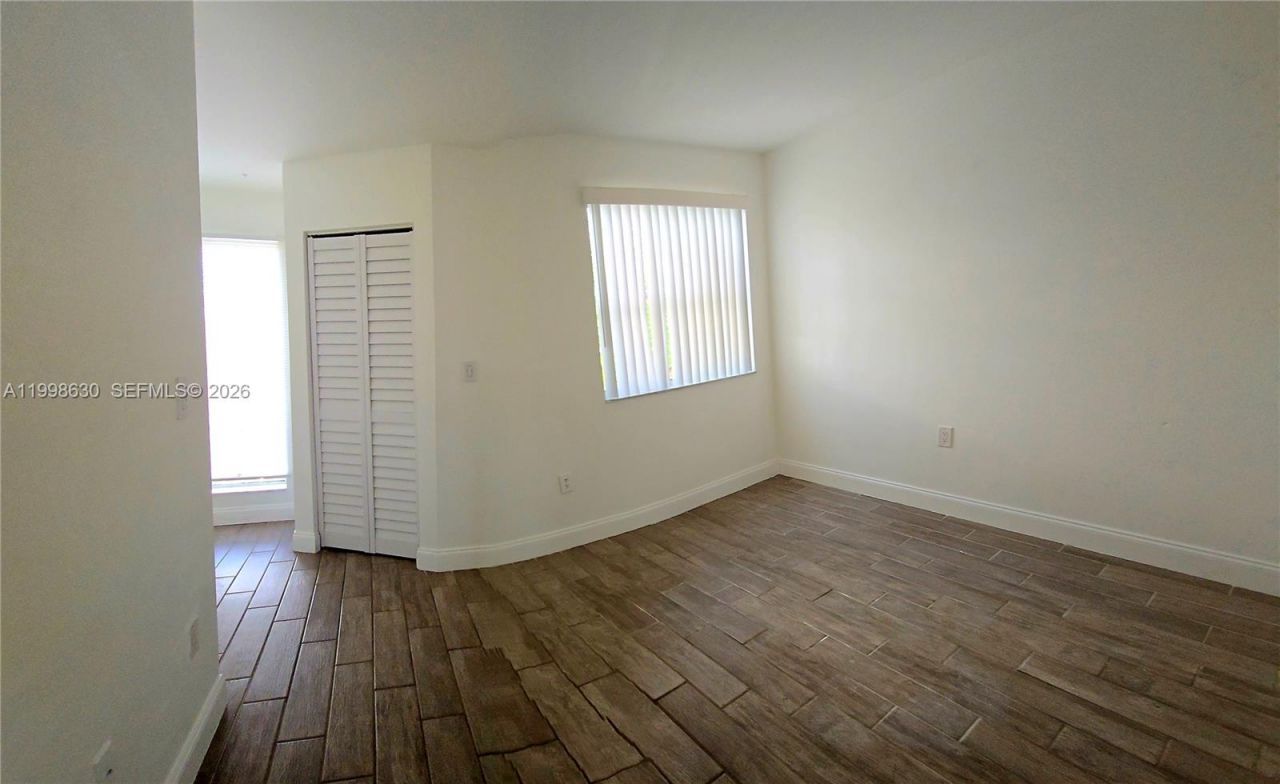 8695 NW 6th Ln, Unit 2-212, Miami, FL 33126 Photo