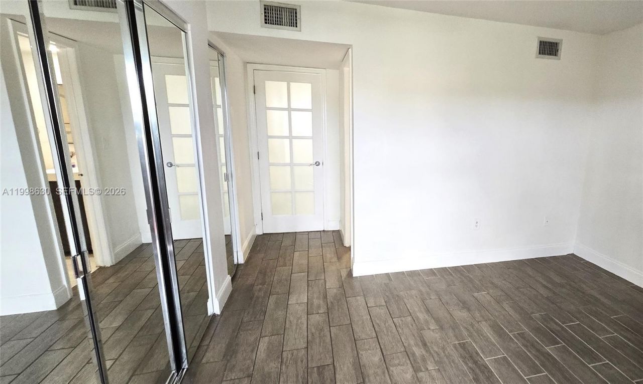 8695 NW 6th Ln, Unit 2-212, Miami, FL 33126 Photo