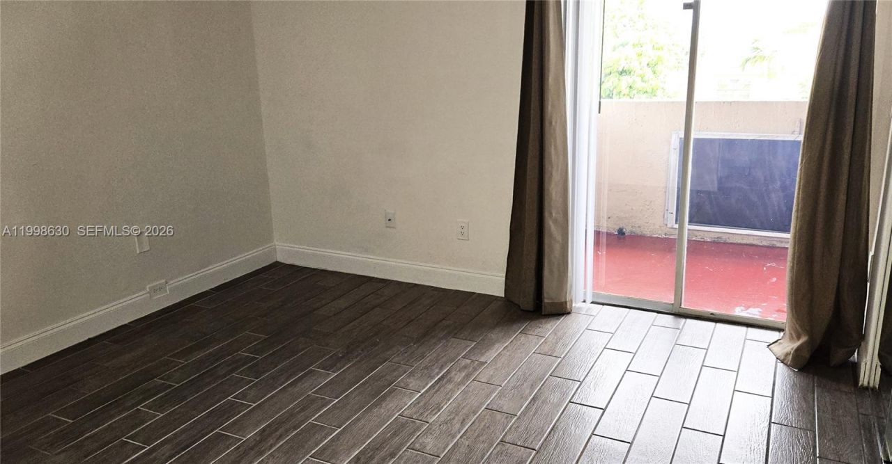 8695 NW 6th Ln, Unit 2-212, Miami, FL 33126 Photo