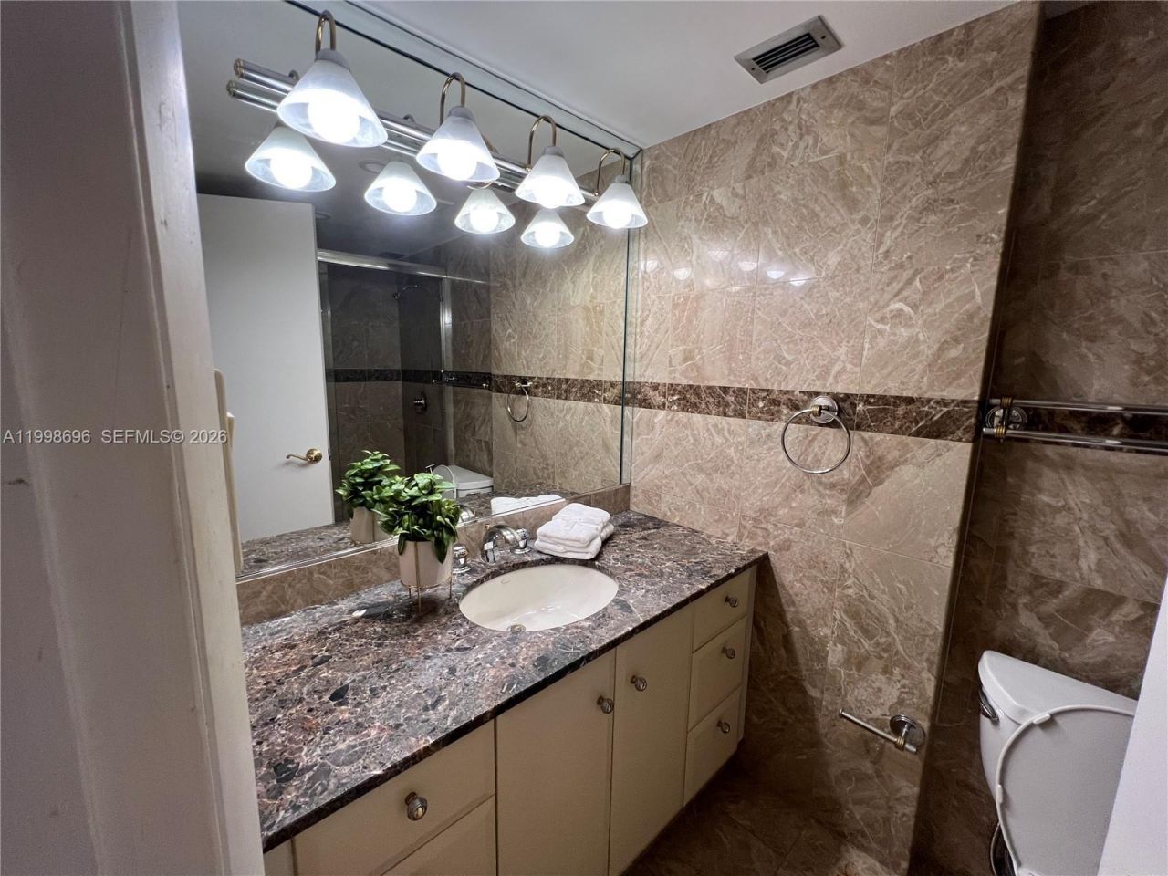 18041 Biscayne Blvd, Unit 1104, Aventura, FL 33160 Photo