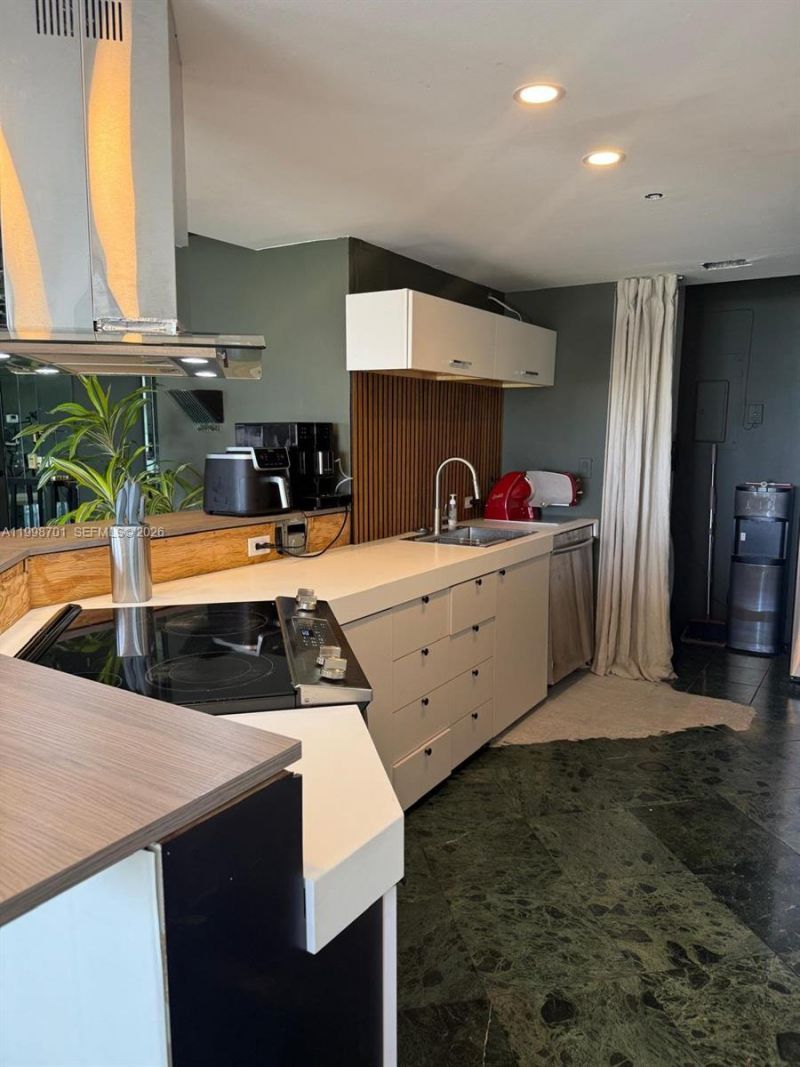 19707 Turnberry Way, Unit 28C, Aventura, FL 33180 Photo