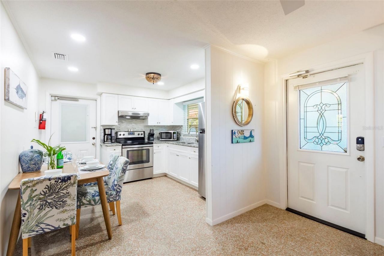 107 Pine Avenue, Anna Maria, FL 34216 Photo