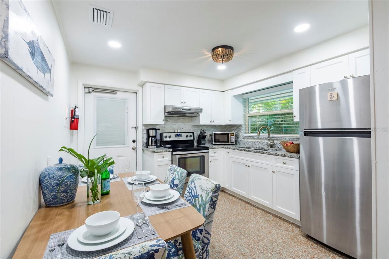 107 Pine Avenue, Anna Maria, FL 34216 Photo