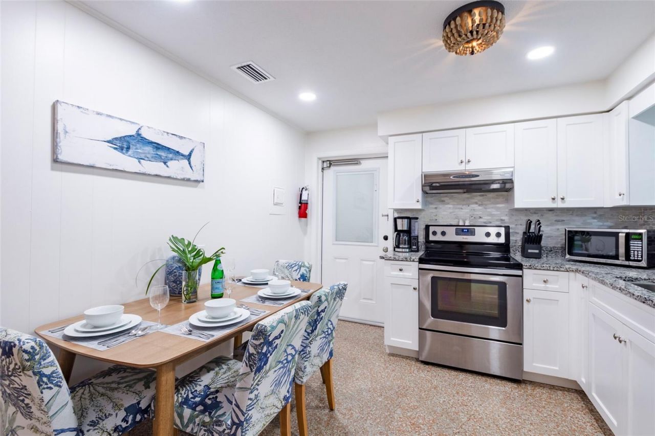 107 Pine Avenue, Anna Maria, FL 34216 Photo