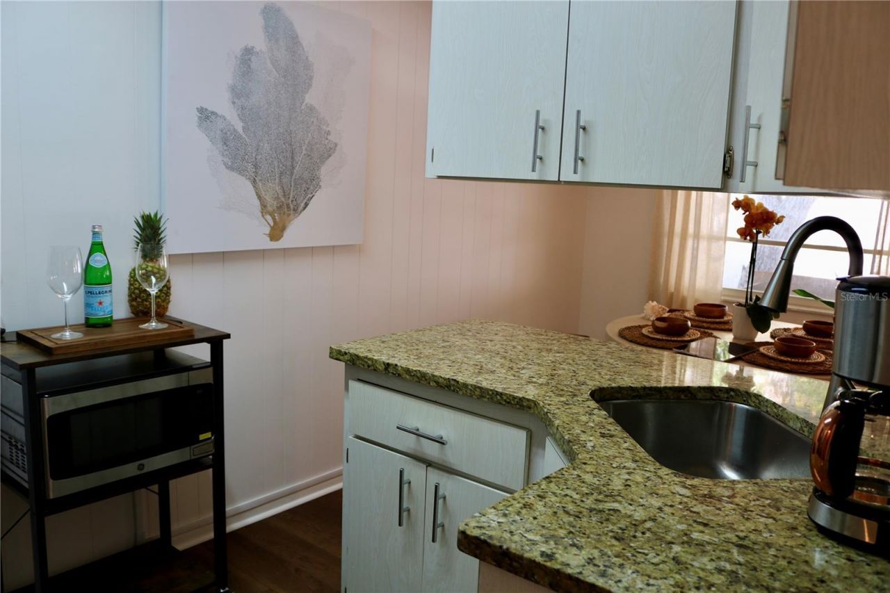 107 Pine Avenue, Anna Maria, FL 34216 Photo