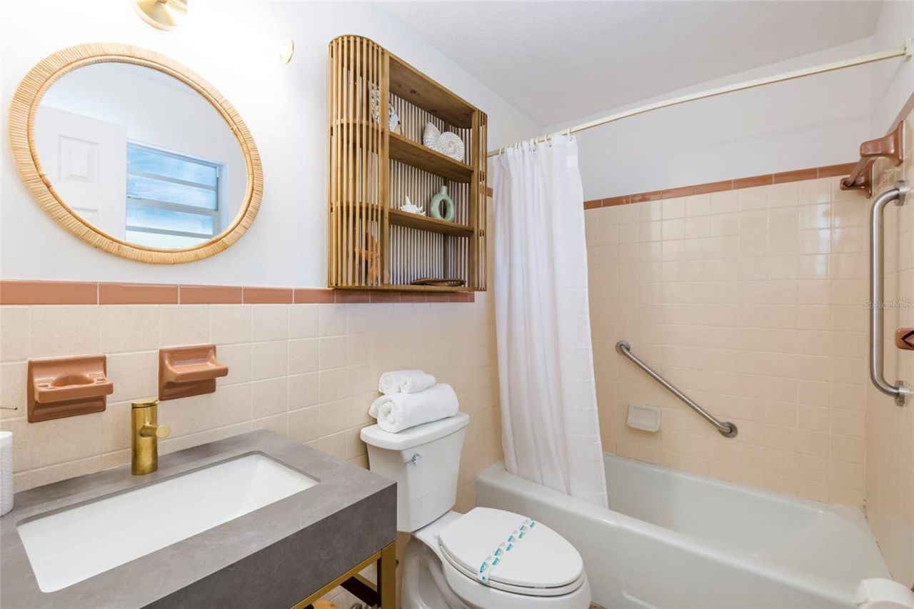 107 Pine Avenue, Anna Maria, FL 34216 Photo