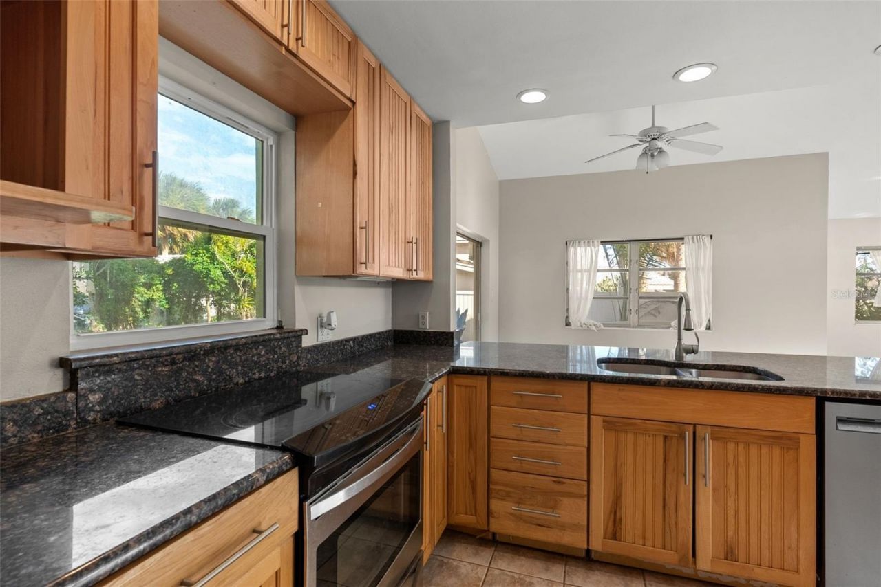 7887 9th Avenue S, Saint Petersburg, FL 33707 Photo