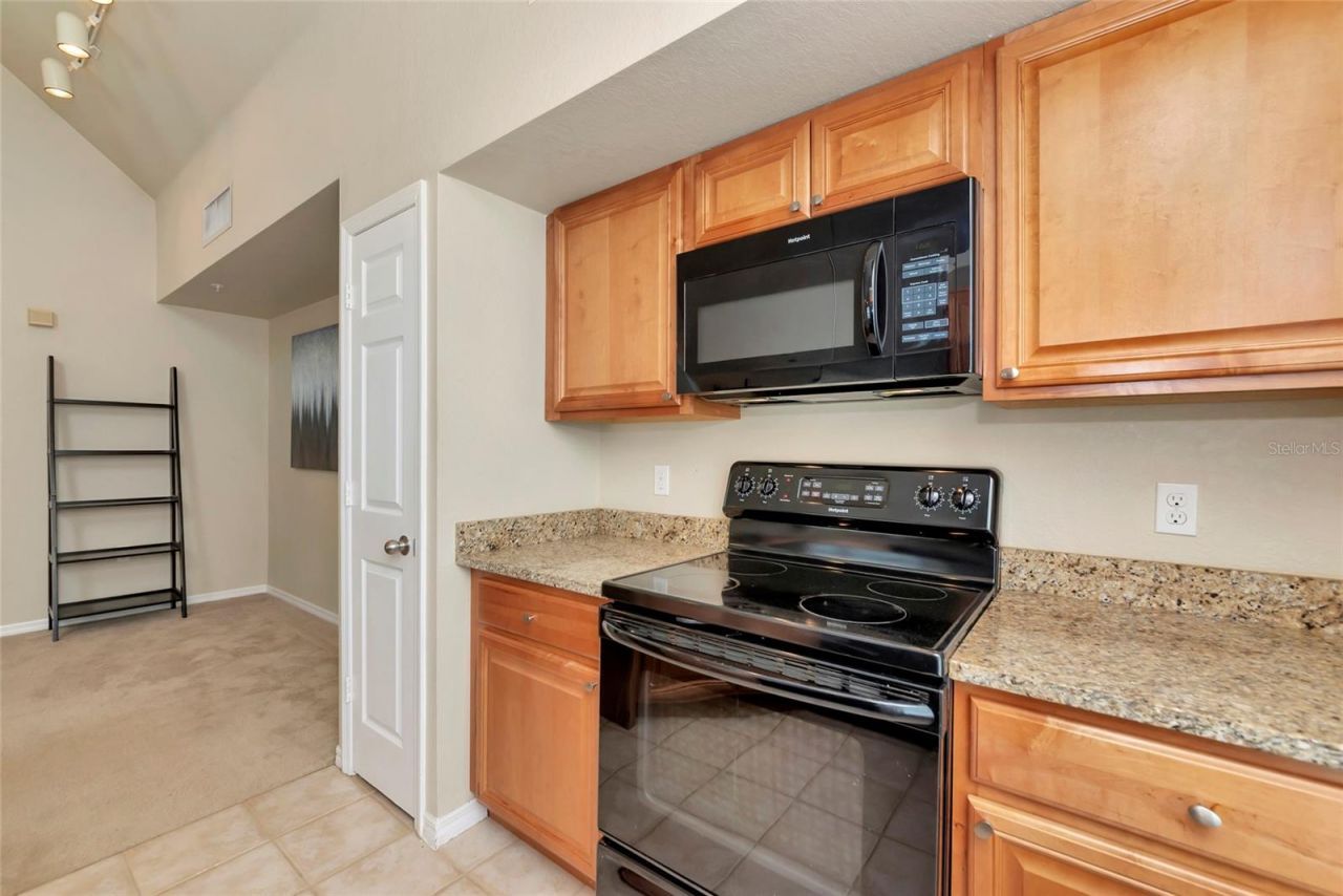 5560 Rosehill Road, Unit 201, Sarasota, FL 34233 Photo