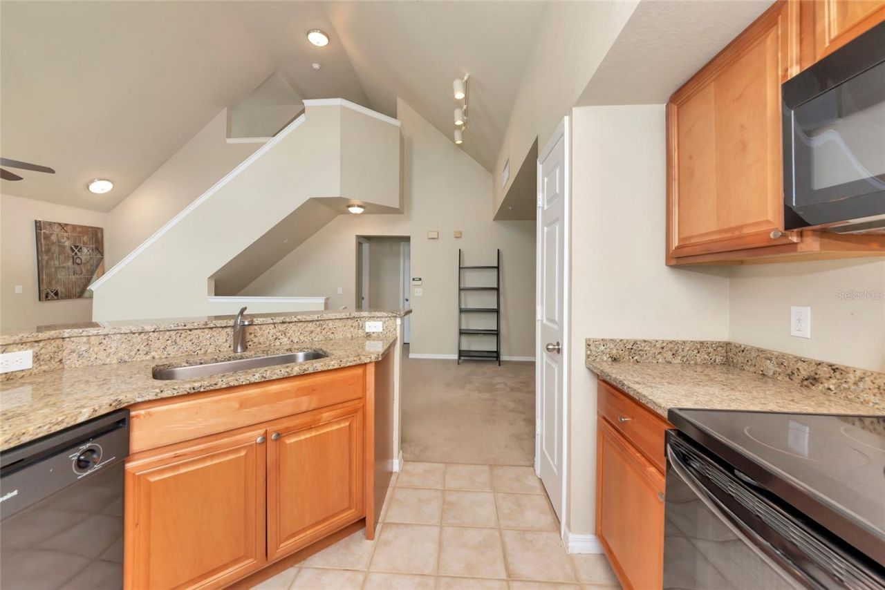 5560 Rosehill Road, Unit 201, Sarasota, FL 34233 Photo