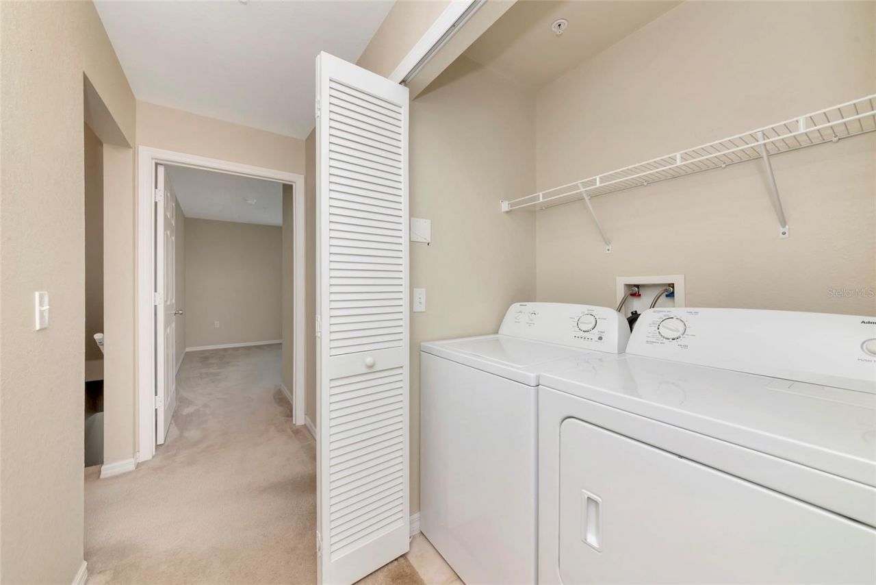 5560 Rosehill Road, Unit 201, Sarasota, FL 34233 Photo